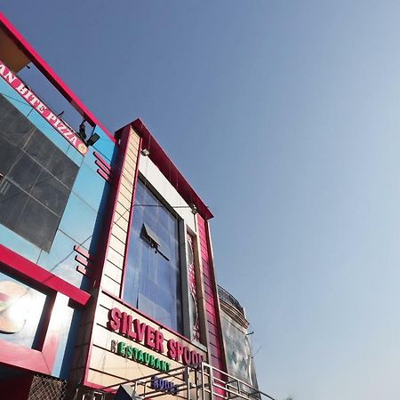 Oyo 38520 Hotel Silverspoon Roorkee Ngoại thất bức ảnh
