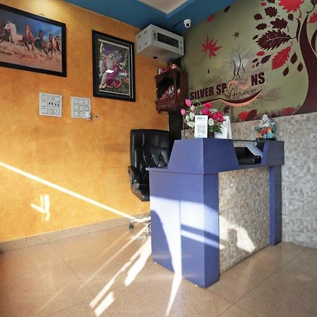 Oyo 38520 Hotel Silverspoon Roorkee Ngoại thất bức ảnh