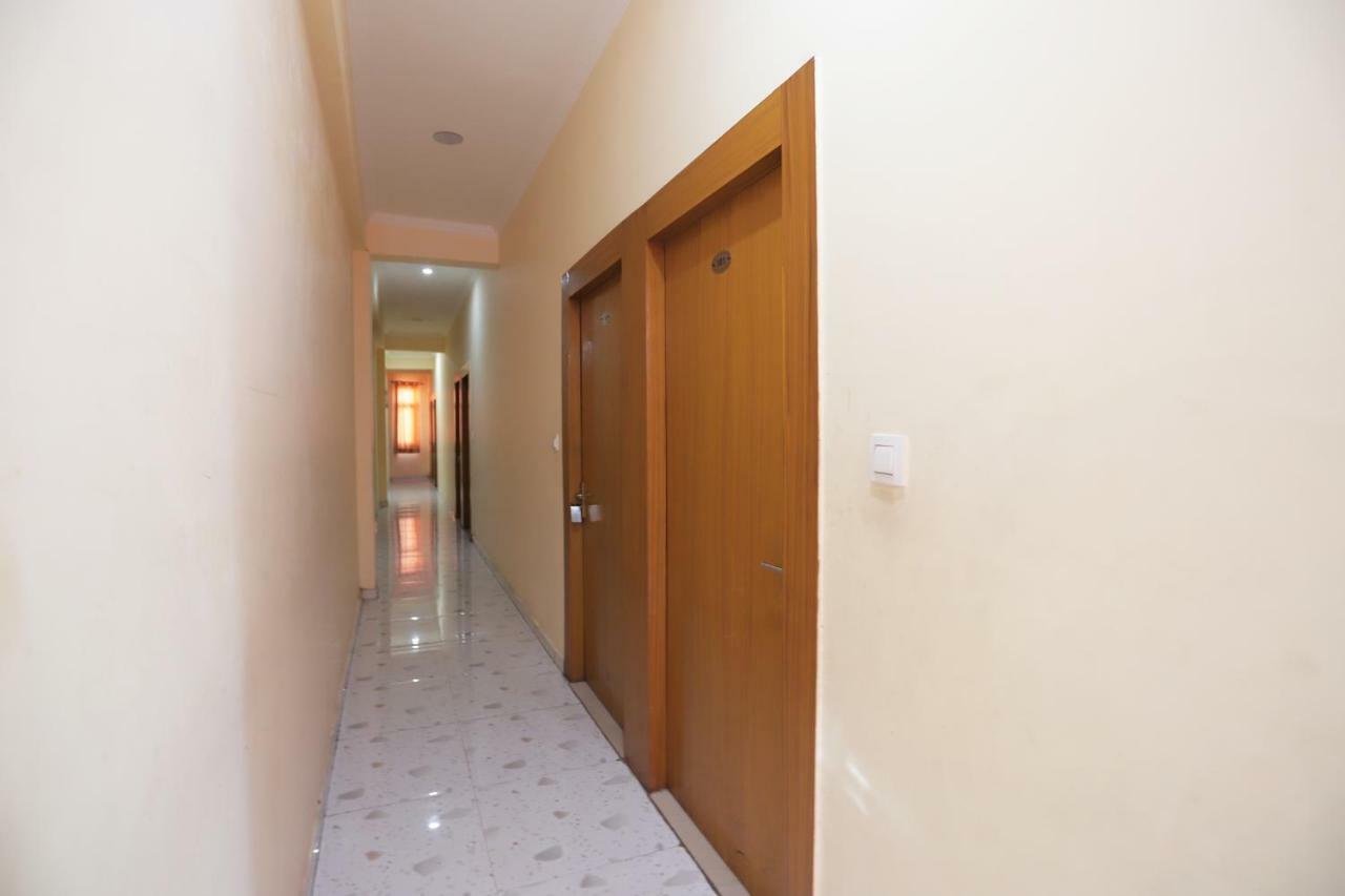 Oyo 38520 Hotel Silverspoon Roorkee Ngoại thất bức ảnh